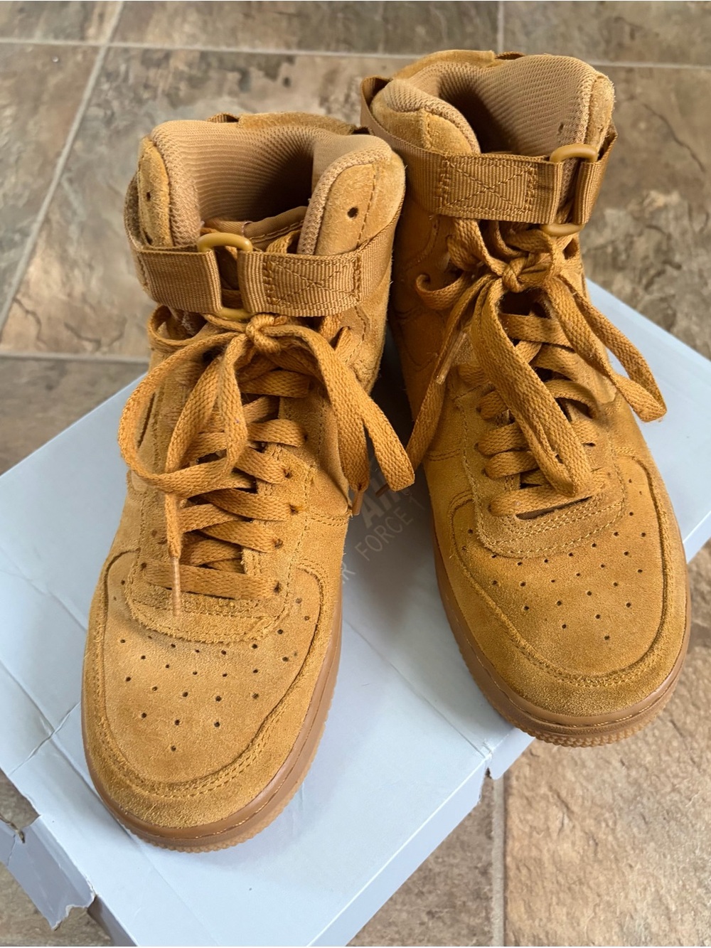 Air Force I High LV8 (GS) size 6Y